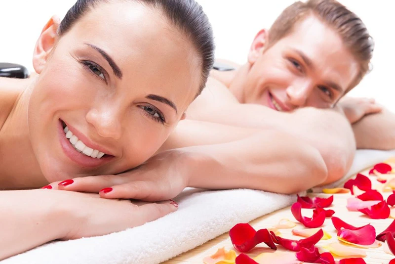 The Benefits of In-Room Couples' Massage in Las Vegas