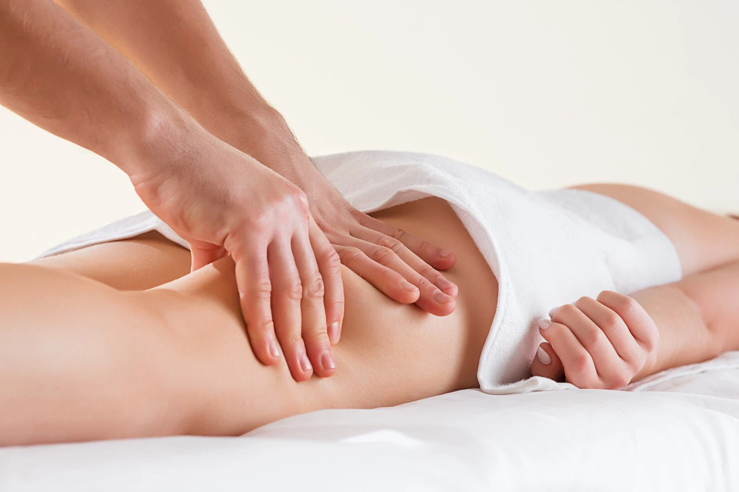 What are the side effects and contraindications of deep tissue massage in Las Vegas